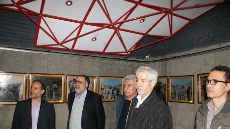 بازدید کارکنان دیوان محاسبات استان از «موزه مرکز فرهنگی دفاع مقدس کرمانشاه»